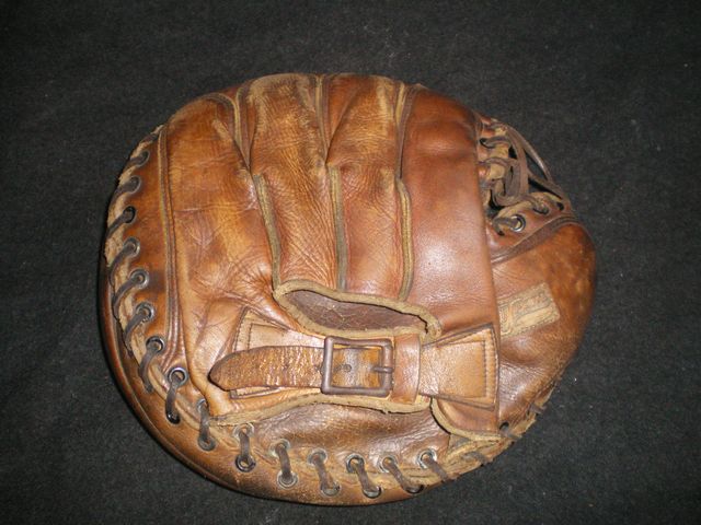 TruSport Catchers Mitt 2 Back